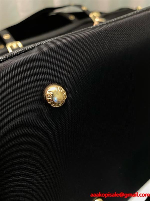 シンプル 機能的な トートバッグ PRADA プラダ コピー ブラック おすすめ