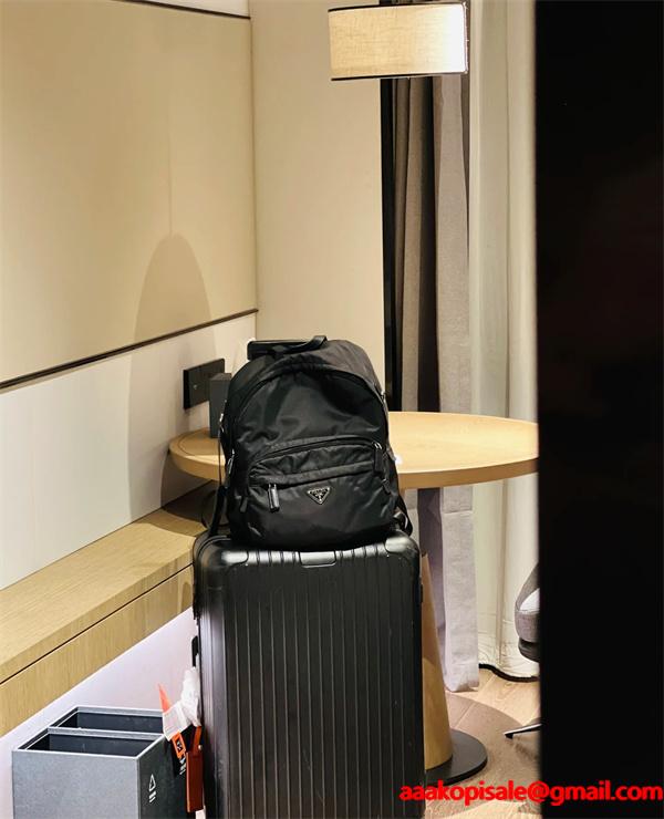 PRADA プラダ コピー 上質素材 コンパクト バックパック ブラック ベストセラー