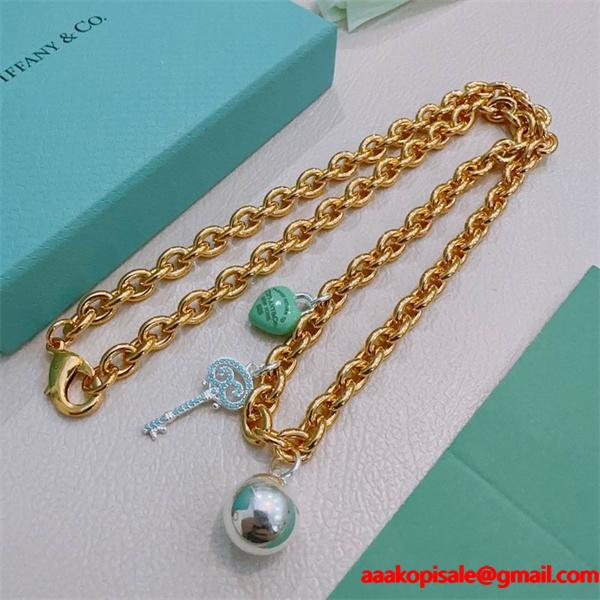 華やか印象 ゴールドトーン チャーム Tiffany&Co ティファニー コピー ネックレス 特別感