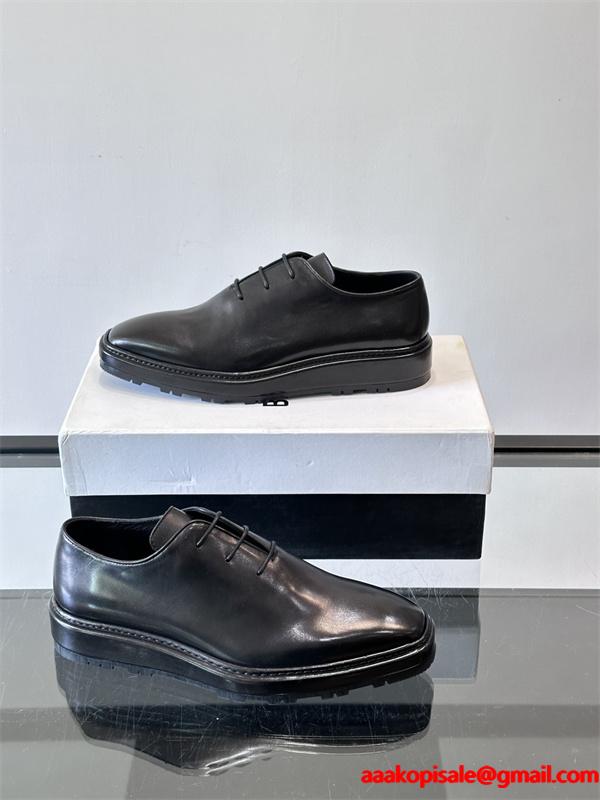 2026新作コーデ シンプル シューズ 本格派 長く使える Berluti ベルルッティ コピー