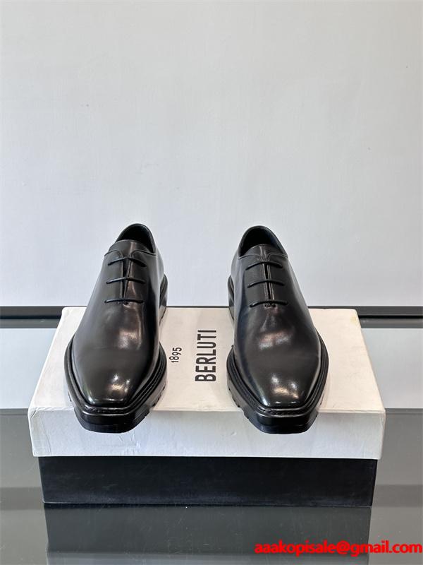 2026新作コーデ シンプル シューズ 本格派 長く使える Berluti ベルルッティ コピー