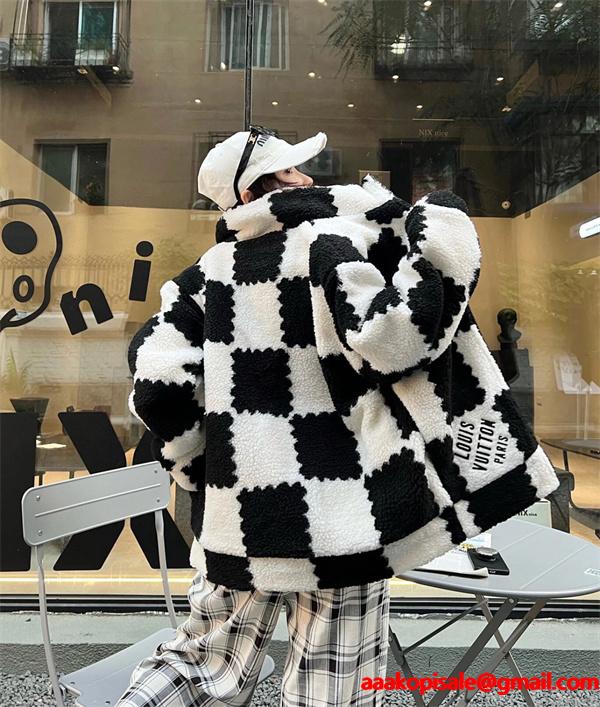 LOUIS VUITTON ルイヴィトン コピー 話題独占 2026新作 チェッカー柄 ボア素材 防寒アウター