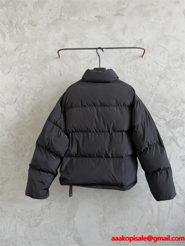 BALENCIAGA バレンシアガ コピー 注目度抜群 インパクト系 2026新作 ダウンジャケット