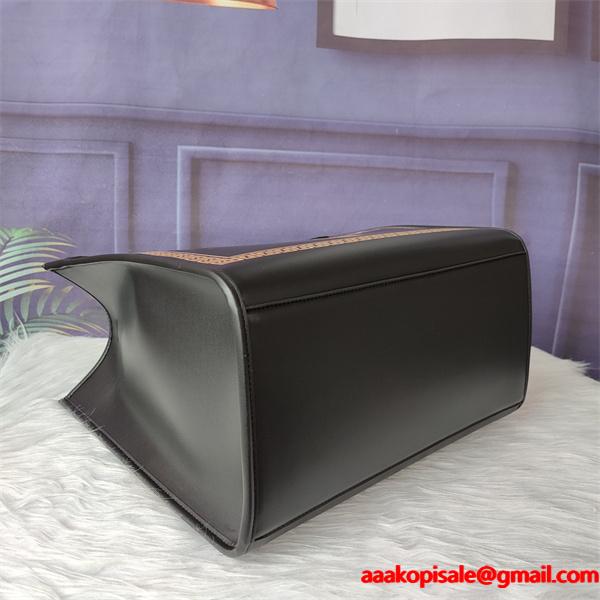 話題沸騰 2026新作 高級感 クラシック トートバッグ FENDI フェンディ コピー