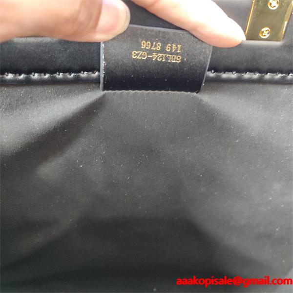 話題沸騰 2026新作 高級感 クラシック トートバッグ FENDI フェンディ コピー