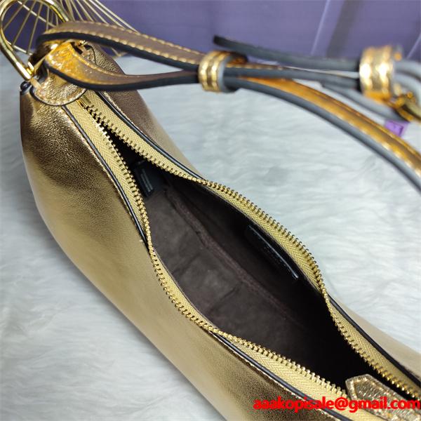 FENDI フェンディ コピー 人気 ラグジュ映え 上質レザー ト ショルダーバッグ