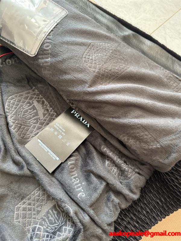 PRADA プラダ コピー 高級感際立つ  ジャケット 注目の新作 トレンド