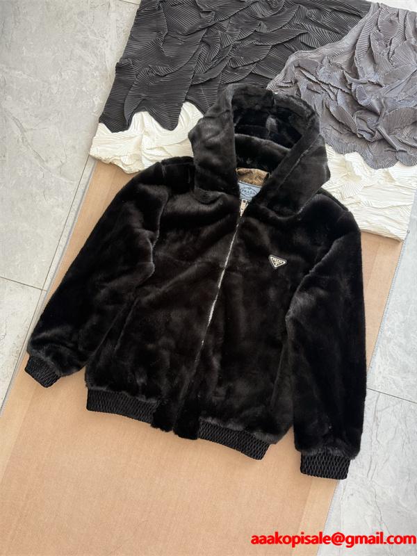 PRADA プラダ コピー 高級感際立つ  ジャケット 注目の新作 トレンド