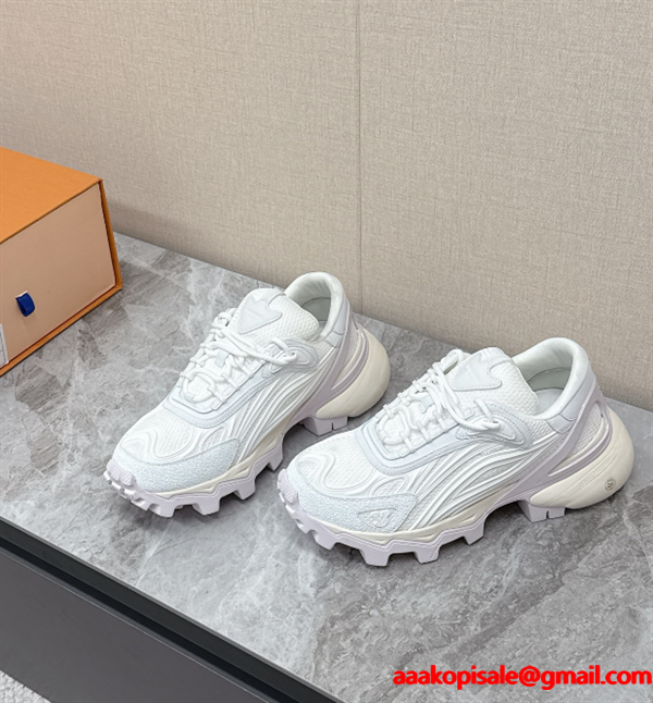 春夏2026年の最新アイテム ルイ ヴィトン LOUIS VUITTON ランニングシューズコピー 大人買いする方も多い_激安(日本最大級)