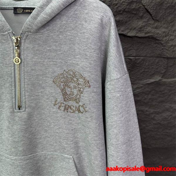 2026秋冬におすすめ着こなし ヴェルサーチパーカーコピー VERSACE  2色可選 激安(日本最大級)