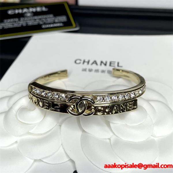 この秋トレンドに合わせる着こなし シャネルブレスレットコピー 激安(日本最大級)