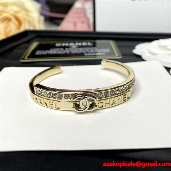 この秋トレンドに合わせる着こなし シャネルブレスレットコピー 激安(日本最大級)