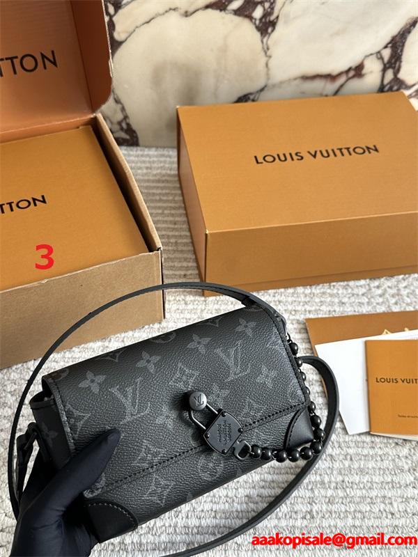 4色旅行好きの方々にオススメ  Louis Vuitton ルイ ヴィトンショルダーバッグ スーパーコピー メンズ 大容量