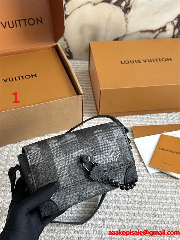 4色旅行好きの方々にオススメ  Louis Vuitton ルイ ヴィトンショルダーバッグ スーパーコピー メンズ 大容量