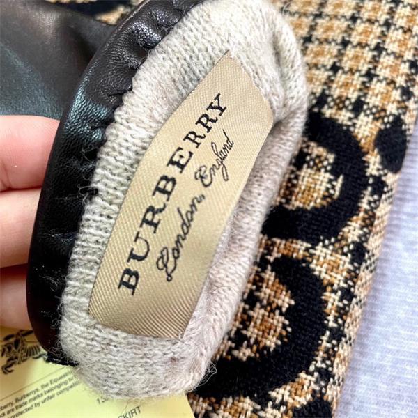 上質仕立て ブラック レザー グローブ なめらか手触り 大人 BURBERRY バーバリー 偽物