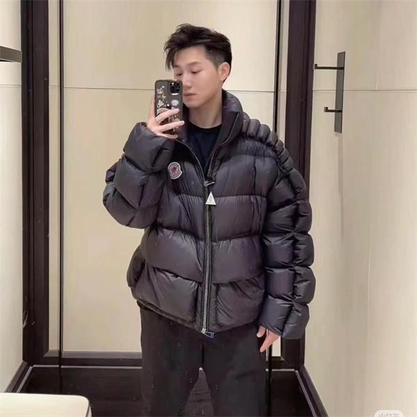 話題モデル ブラック ダウンジャケット 防寒向け MONCLER モンクレール スーパーコピー