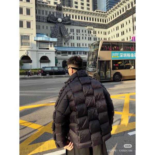 話題モデル ブラック ダウンジャケット 防寒向け MONCLER モンクレール スーパーコピー