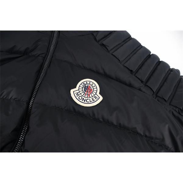 話題モデル ブラック ダウンジャケット 防寒向け MONCLER モンクレール スーパーコピー