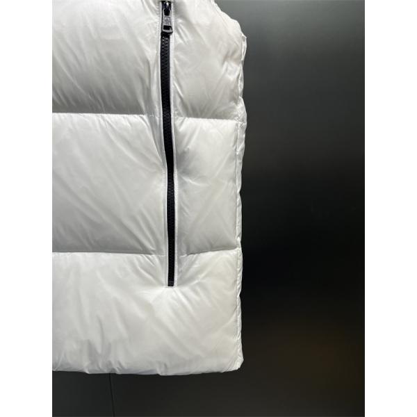 注目モデル ブラック MONCLER モンクレール コピー ダウンベスト シンプル 2026新作