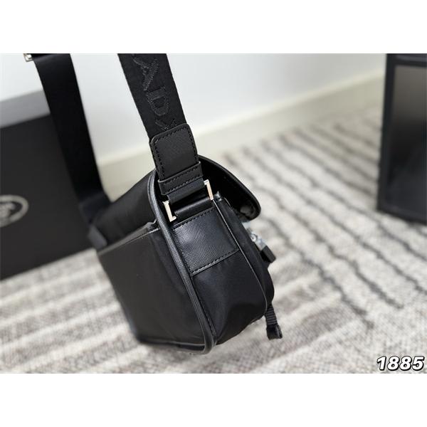 スタイリッシュ 実用的な メッセンジャーバッグ ブラック 新作 PRADA プラダ コピー