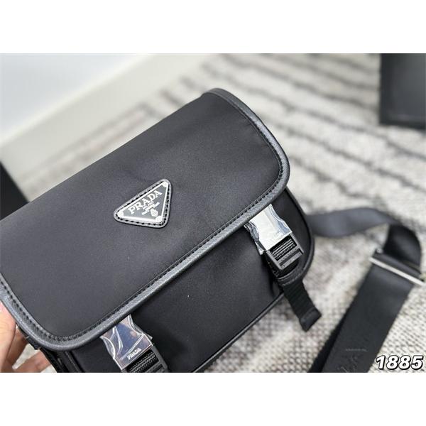 スタイリッシュ 実用的な メッセンジャーバッグ ブラック 新作 PRADA プラダ コピー