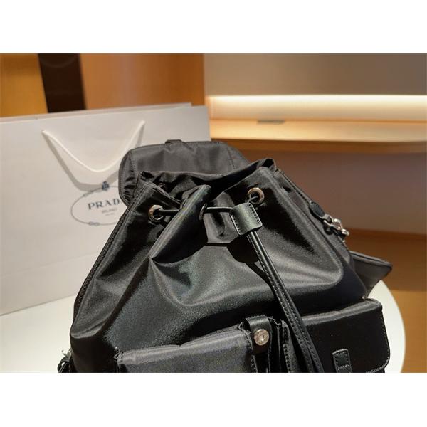 2026新作 シンプル 洗練された PRADA プラダ コピー デイパック ブラック ベストセラー