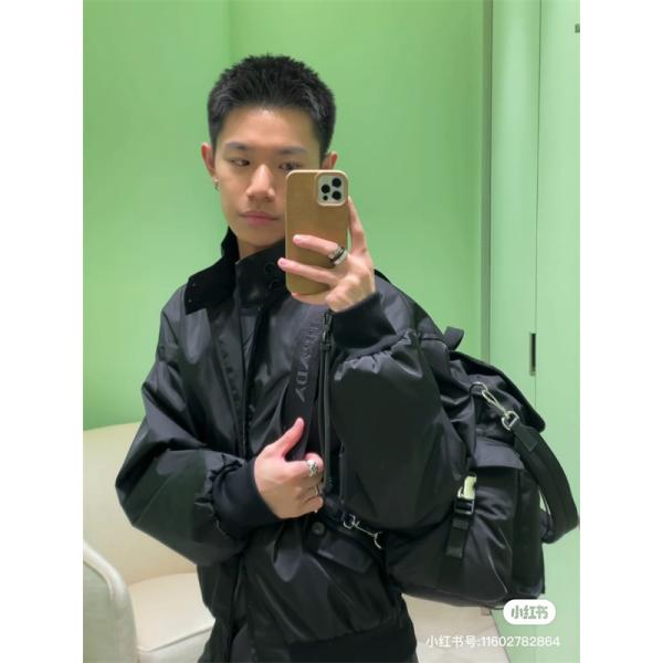 ファッション性 抜群 ショルダーバッグ メンズ ブラック 限定モデル PRADA プラダ コピー