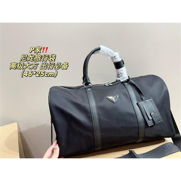 PRADA プラダ コピー スタイリッシュ 必須アイテム 大容量 ダッフルバッグ ブラック 人気急上昇