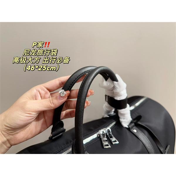 PRADA プラダ コピー スタイリッシュ 必須アイテム 大容量 ダッフルバッグ ブラック 人気急上昇