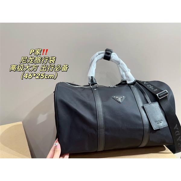 PRADA プラダ コピー スタイリッシュ 必須アイテム 大容量 ダッフルバッグ ブラック 人気急上昇