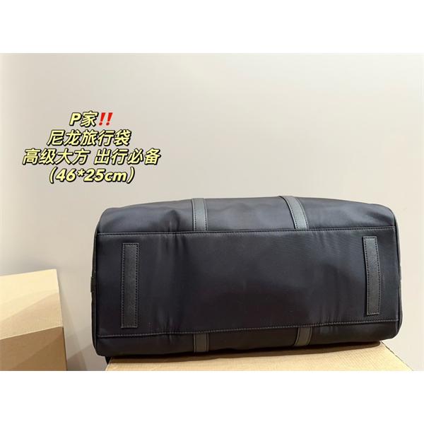 PRADA プラダ コピー スタイリッシュ 必須アイテム 大容量 ダッフルバッグ ブラック 人気急上昇