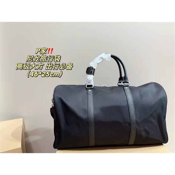 PRADA プラダ コピー スタイリッシュ 必須アイテム 大容量 ダッフルバッグ ブラック 人気急上昇