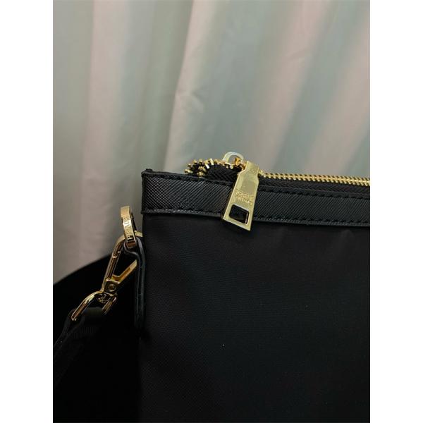 シンプル 機能的な トートバッグ PRADA プラダ コピー ブラック おすすめ