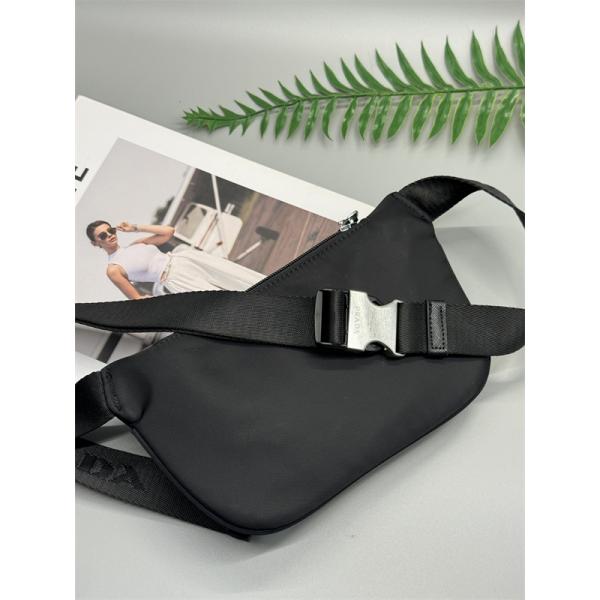 2026新作 人気爆発 上品な PRADA プラダ コピー ウエストバッグ ブラック 新登場