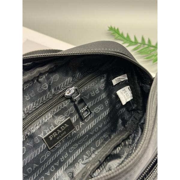 PRADA プラダ コピー コンパクト おしゃれな ウエストポーチ ブラック 人気商品