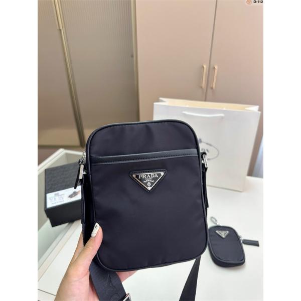 プレミアム スリムな ショルダーバッグ ブラック ベストセラー PRADA プラダ コピー