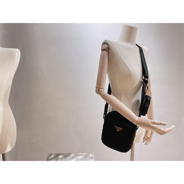 プレミアム スリムな ショルダーバッグ ブラック ベストセラー PRADA プラダ コピー