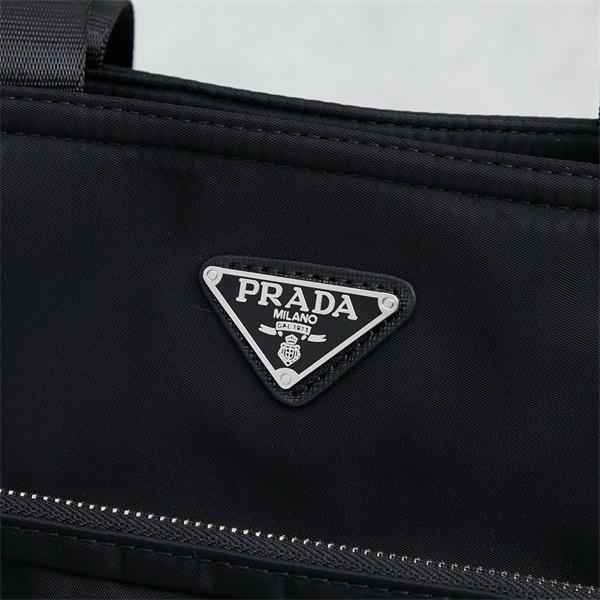 PRADA プラダ コピー シンプル 実用的な メッセンジャーバッグ メンズ ブラック ベストセラー