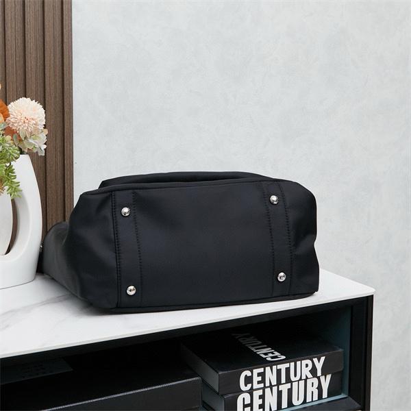 PRADA プラダ コピー シンプル 実用的な メッセンジャーバッグ メンズ ブラック ベストセラー