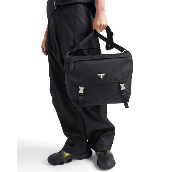 上質素材 溢れる 多機能 PRADA プラダ コピー バッグ ブラック 人気急上昇 2026新作