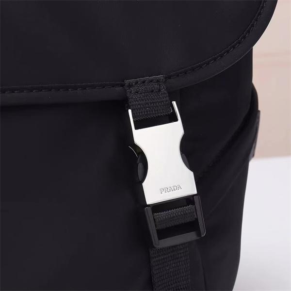 上質素材 溢れる 多機能 PRADA プラダ コピー バッグ ブラック 人気急上昇 2026新作