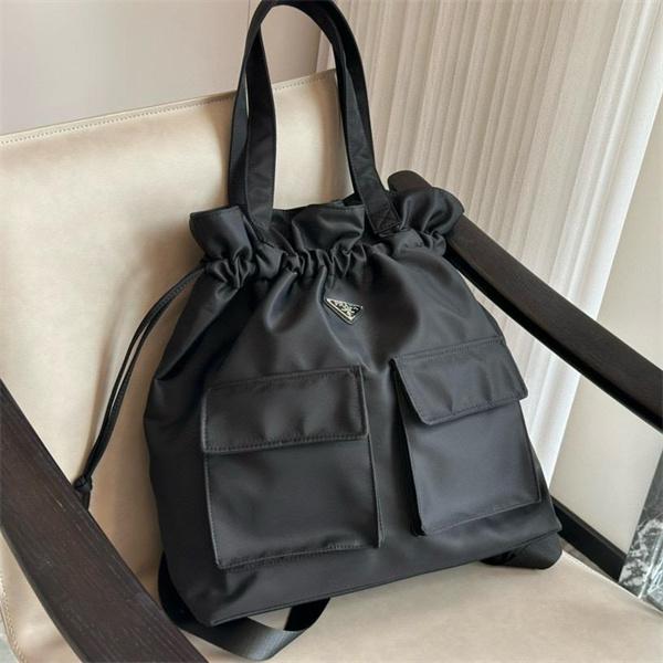 高級感 溢れる ドローストリング トートバッグ ブラック 新作 PRADA プラダ コピー
