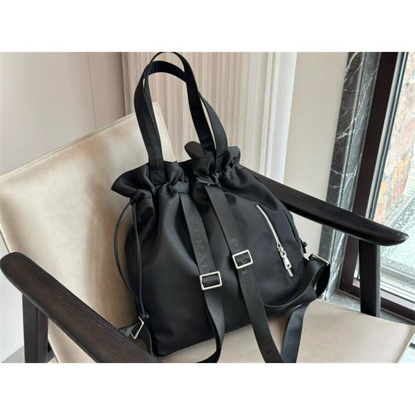 高級感 溢れる ドローストリング トートバッグ ブラック 新作 PRADA プラダ コピー