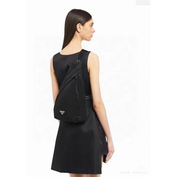 スタイリッシュ 快適な PRADA プラダ コピー スリングバッグ メンズ ブラック 人気急上昇