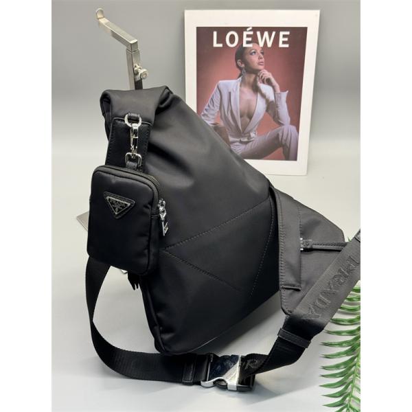 スタイリッシュ 快適な PRADA プラダ コピー スリングバッグ メンズ ブラック 人気急上昇