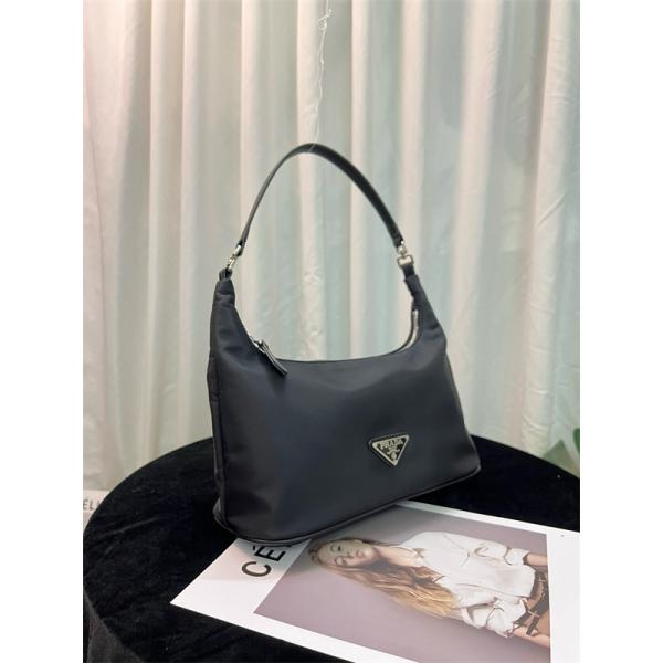 PRADA プラダ コピー シンプル エレガントな ハンドバッグ ブラック 高評価