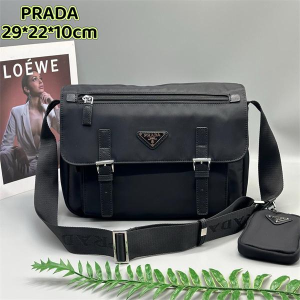 コンパクト 実用的な メッセンジャーバッグ ブラック 限定モデル PRADA プラダ コピー