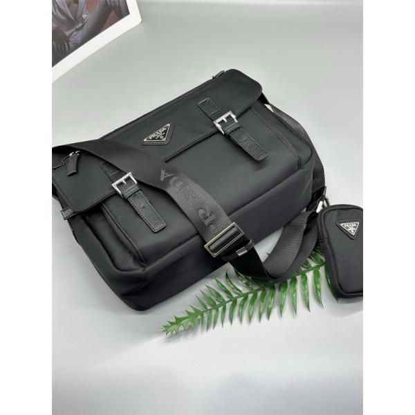 コンパクト 実用的な メッセンジャーバッグ ブラック 限定モデル PRADA プラダ コピー