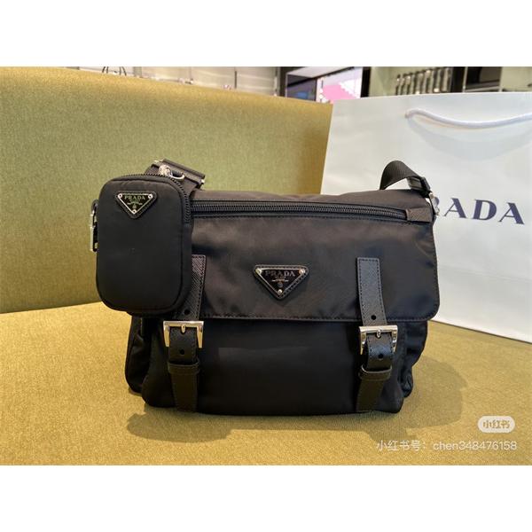 コンパクト 実用的な メッセンジャーバッグ ブラック 限定モデル PRADA プラダ コピー
