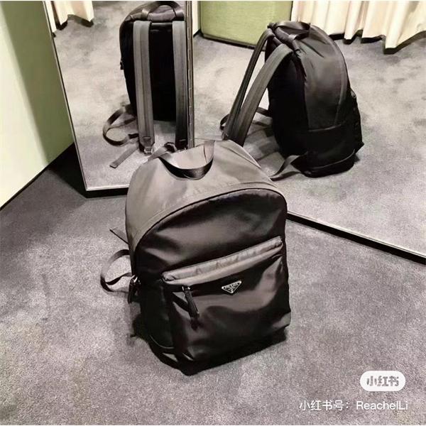 PRADA プラダ コピー プレミアム シンプルな バックパック メンズ ブラック 限定モデル